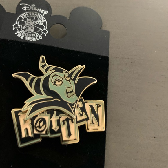 Jewelry - Disney collectible pin. New